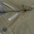 Bermuda Chinos in Comfort Gabardine Leggera - Verde Militare